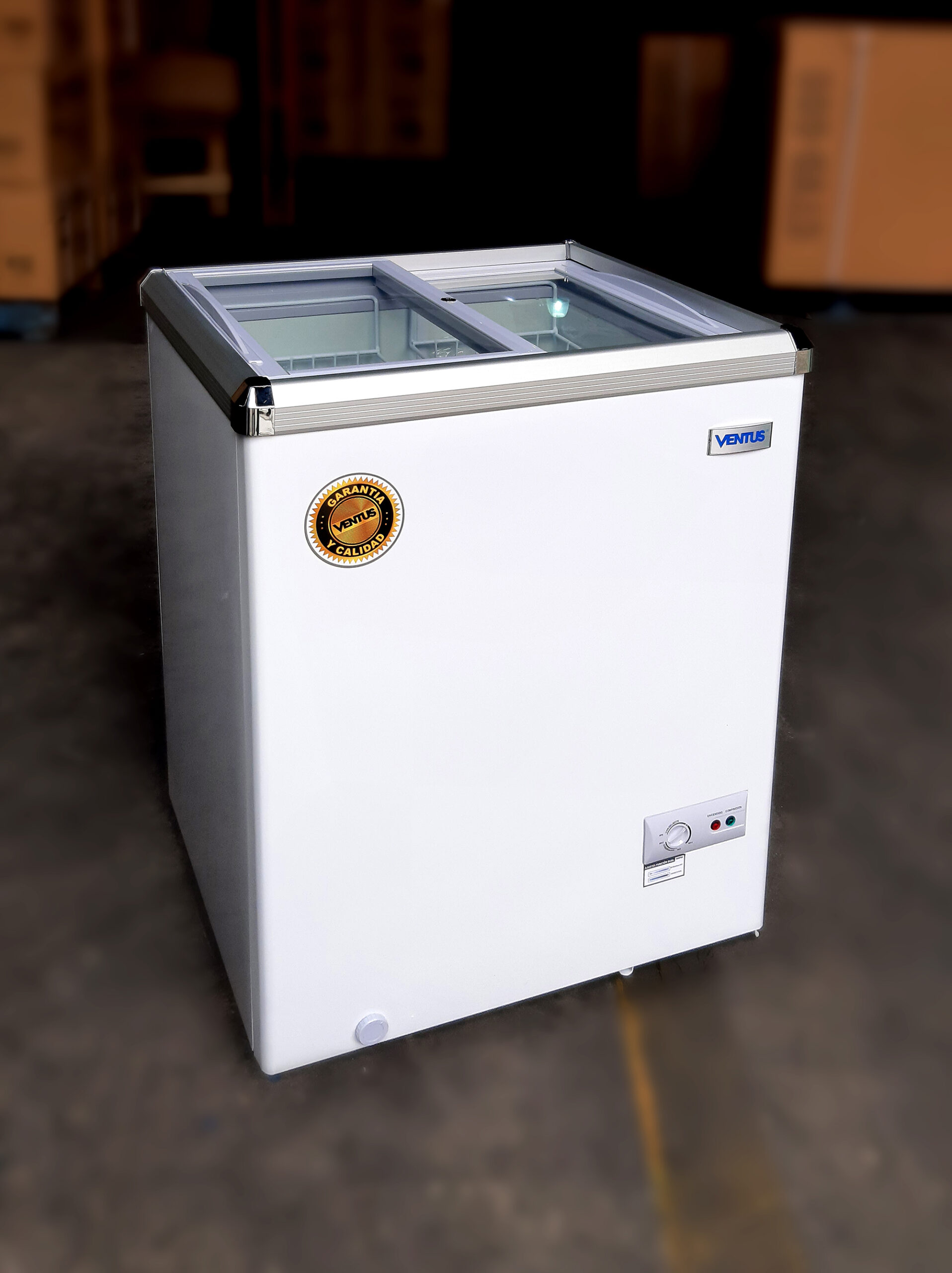 Congeladora dual Ventus CTV-110 para congelar y exhibir alimentos