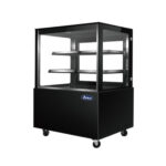 Vitrina refrigerada Atosa WDG096F vacía vista diagonal con fondo blanco