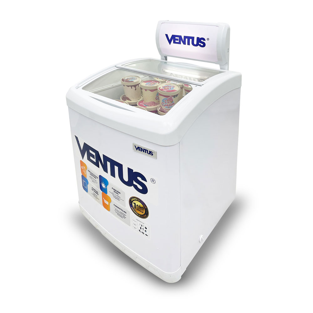 Congeladora de tapa de vidrio curvo Ventus CTV-160CD con producto en exhibicion