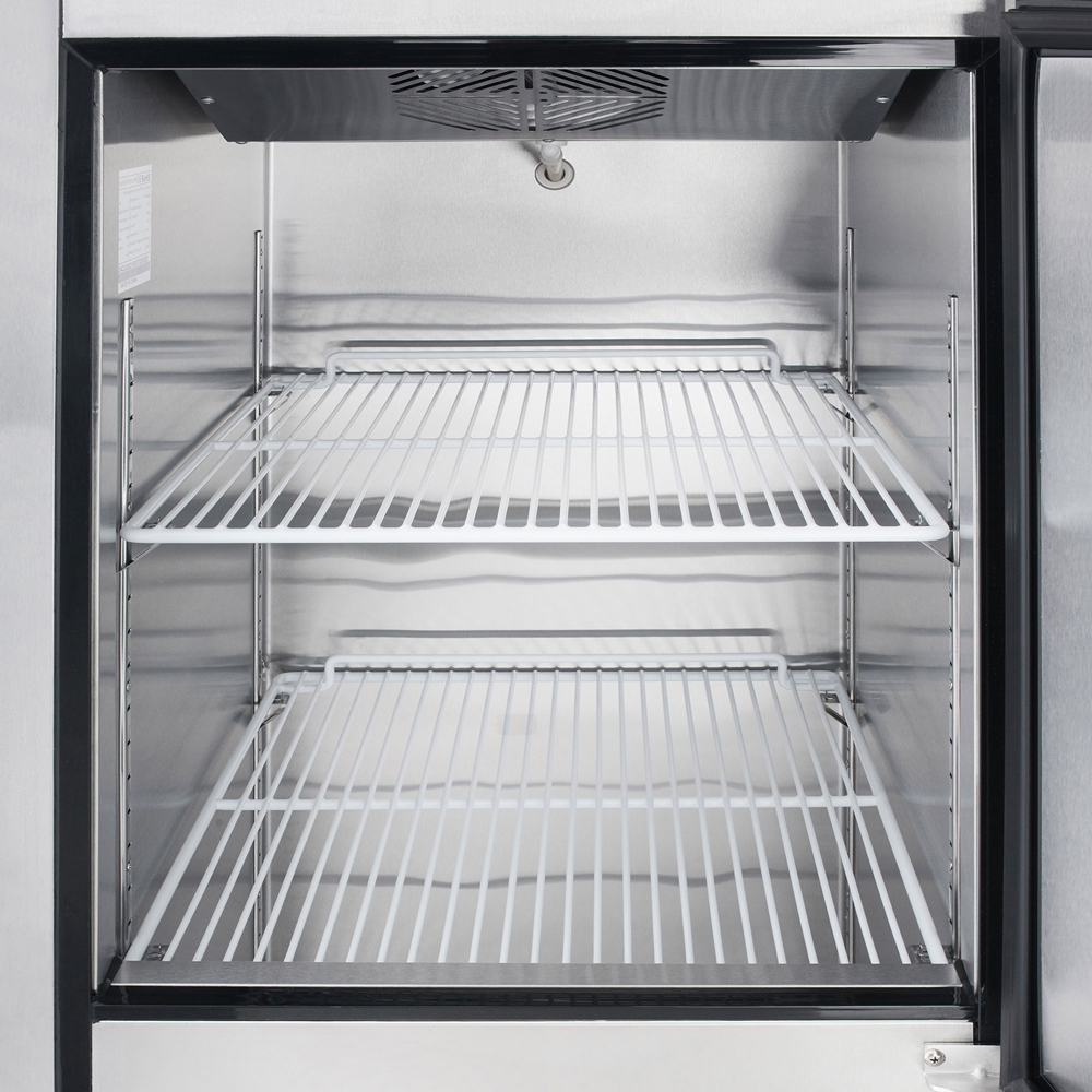 Refrigerador vertical de acero inoxidable Ventus VR2PS-600 interior con repisas