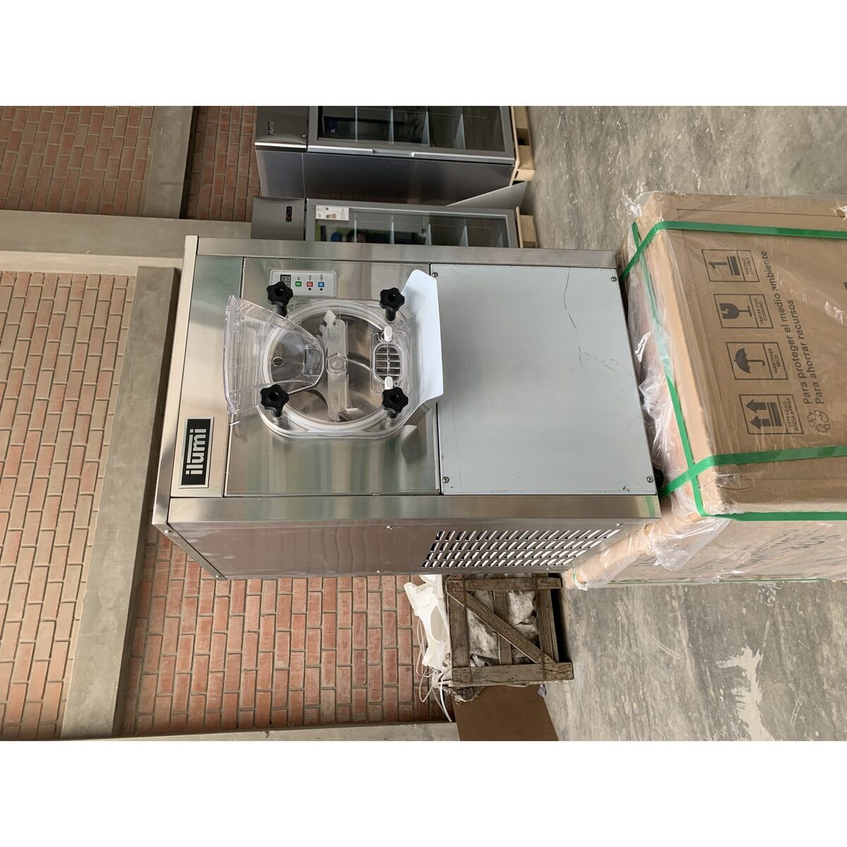 Vista adicional del equipo Ilumi MHA-20S