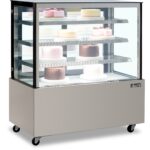 Vitrina refrigerada Ilumi VRFH-1250AI con fondo blanco